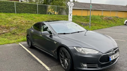 TESLA MOTORS Model S 85D