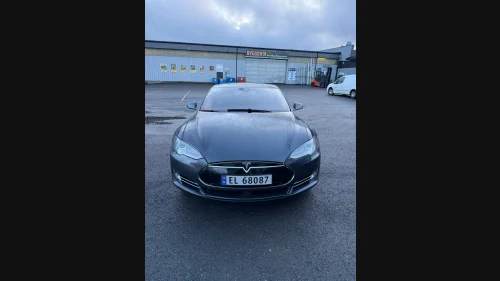 TESLA MOTORS Model S P85D nylig eu GRATIS tesla superlading