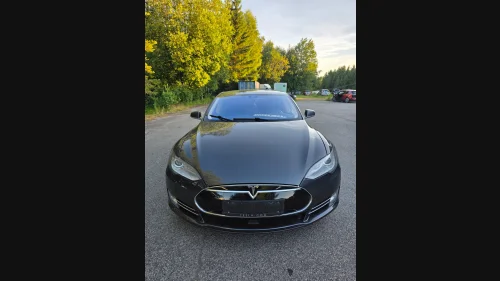 TESLA MOTORS Model S 85D Free superch., ccs