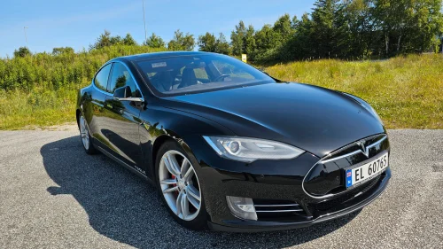 TESLA MOTORS Model S P85D Performance