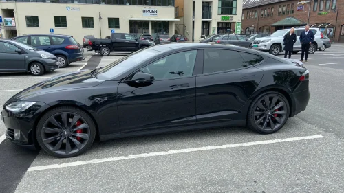 TESLA MOTORS Model S P85D Performance Black Edition