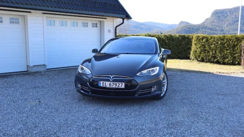 TESLA MOTORS Model S 85 D