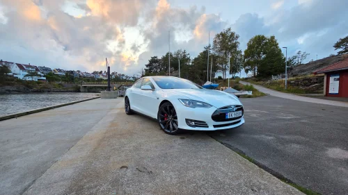 TESLA MOTORS Model S P85D Performance