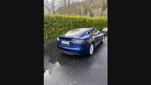 TESLA MOTORS Model S P85D Performance