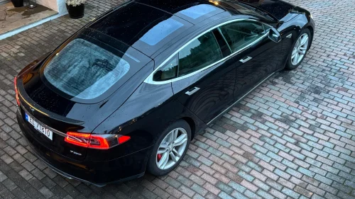 TESLA MOTORS Model S 700 HK,PÅKOST 92000,-NÅ PÅ BATTERI, GRATIS LADING