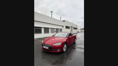 TESLA MOTORS Model S P85D Performance