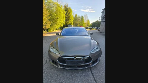 TESLA MOTORS Model S 70D