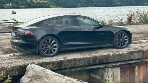 TESLA MOTORS Model S P90D 762 hk