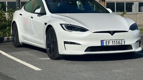 TESLA Model S Plaid
