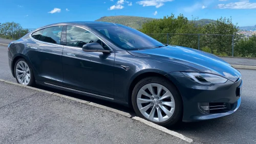 TESLA Model S 75D