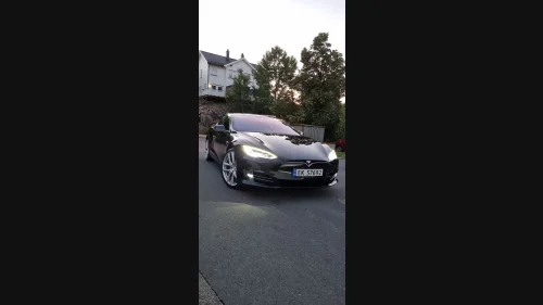 TESLA Model S 75D 4WD
