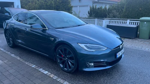 TESLA Model S 75D 4WD