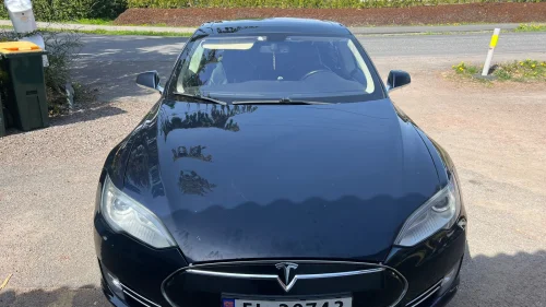 TESLA MOTORS MODEL S P85