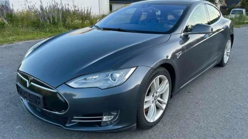 TESLA MOTORS Model S S70D ikke gratis superlading