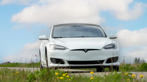 TESLA MOTORS Model S