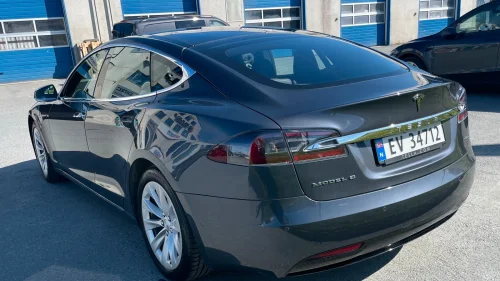 TESLA Model S