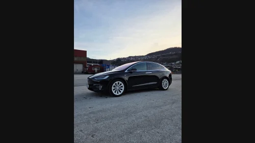TESLA Model X 75D 4WD 6-s
