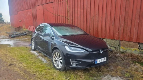 TESLA Model X Long Range rep objekt hengerfeste