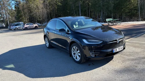 TESLA Model X 75D 4WD 7-s LAV KM