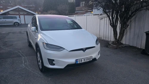 TESLA Model X Long Range 7-s