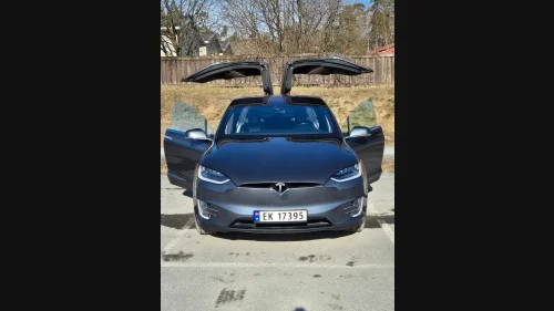 TESLA MOTORS Model X 90D, Gratis lading