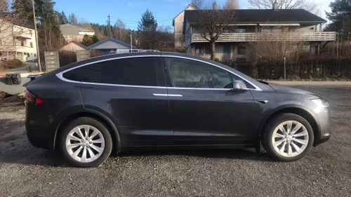 TESLA MOTORS Model X 100D Long range 5-s AP skinn Carbon mørkt tak krok