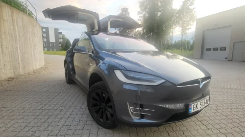 TESLA MOTORS Model X 75D 6-s, prem connect, enhanced autopilot