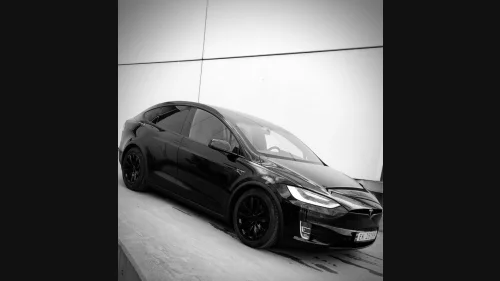 TESLA MOTORS Model X 75D med gratis lading og 6-seter