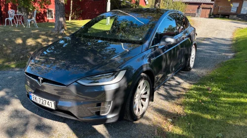 TESLA Model X 4x4,   75 D, v. fremdør "fusker"