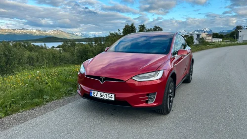 TESLA Model X 75D