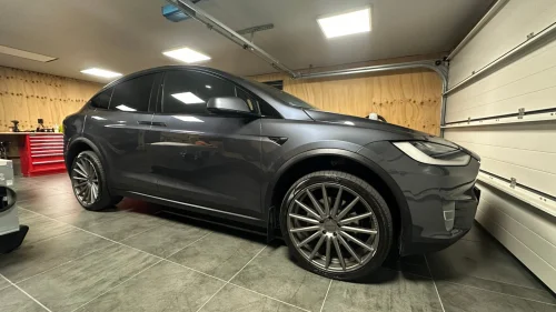 TESLA Model X 75D / PREMIUM / CCS / 22 VOSSEN / CHROME DELETE /
