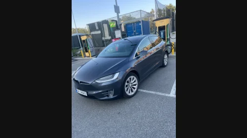 TESLA Model X 75D 4WD 7-s Gi bud!