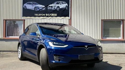 TESLA Model X