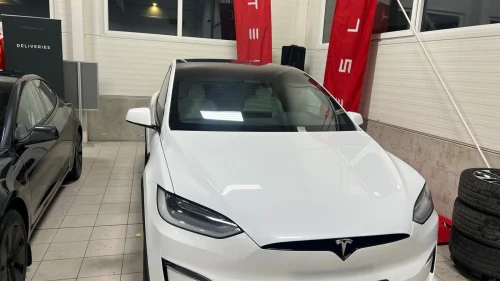 TESLA Model X Plaid 1020hk