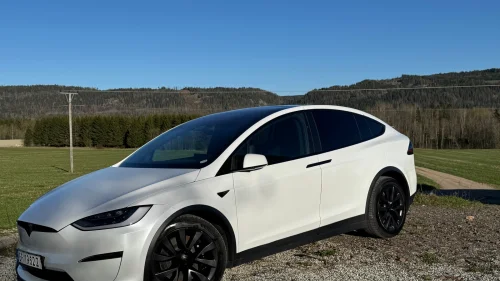 TESLA Model X Plaid  6-s