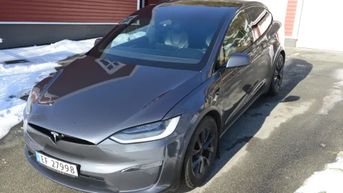 TESLA Model X Plaid