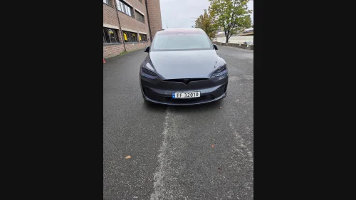 TESLA Model X Plaid