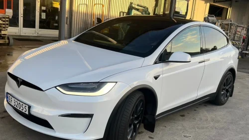 TESLA Model X Plaid