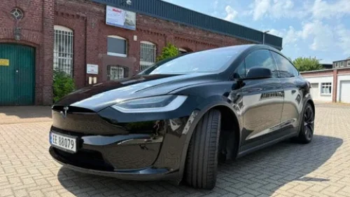 TESLA Model X Plaid 6-s