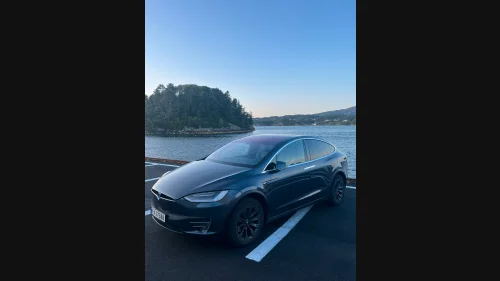 TESLA Model X 75D