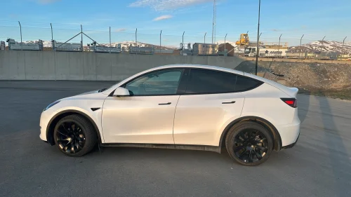 TESLA Model Y Long Range