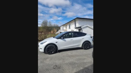 TESLA Model Y Long Range