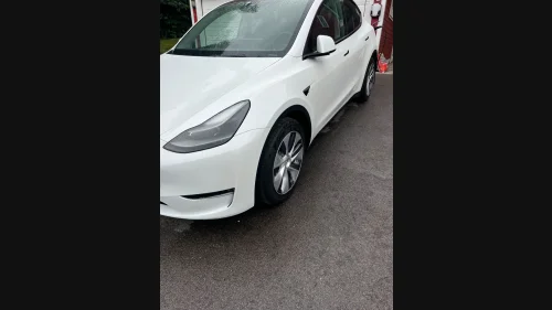 TESLA Model Y Bilen har keramisk coating