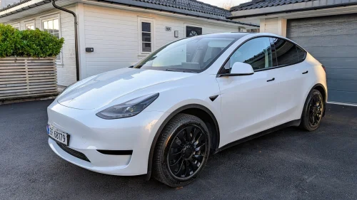 TESLA Model Y Standard Range RWD