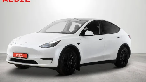 TESLA Model Y LR AWD (533km) Skinn/Pano/Ryzen/R.Kam/Navi/V.Pumpe/Krok