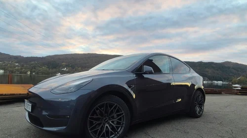 TESLA Model Y Long Range AWD