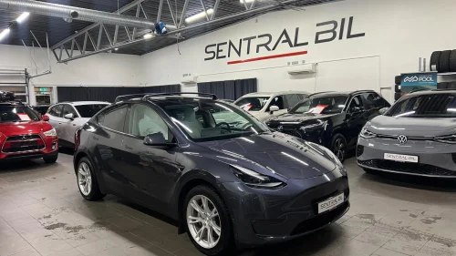 TESLA Model Y LONG-RANGE/AWD/H-FESTE/PANORAMA/V-PUMPE/AP/NYBILGARANTI