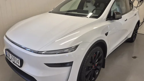 TESLA Model Y LR/AWD/Juniper/Premium/Hvit/20"/Spoiler/Røde calipere