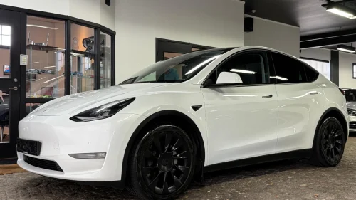 TESLA Model Y Long Range AWD, Panorama, Auto Pilot, Varmesete x5, S&V