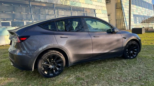 TESLA Model Y Long Range AWD - velholdt!
